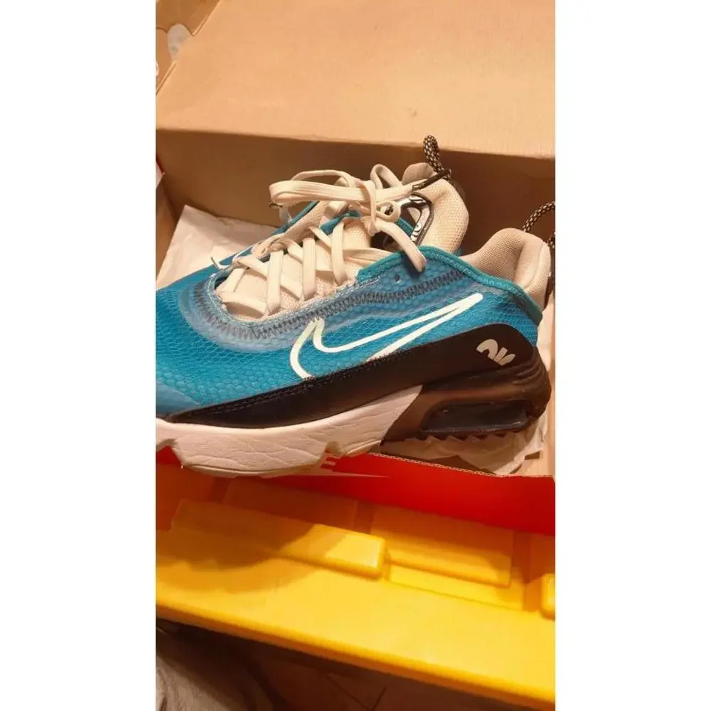 Nike Air Max 2090 Blue and Black Sneakers 6.5Y